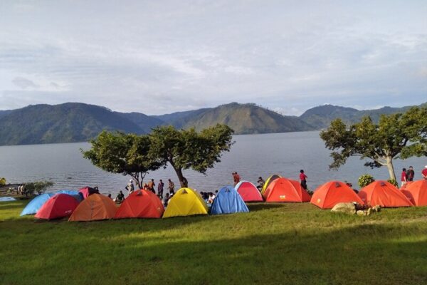 camping samping danau