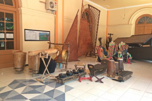 alat musik tardisional di museum probolinggo