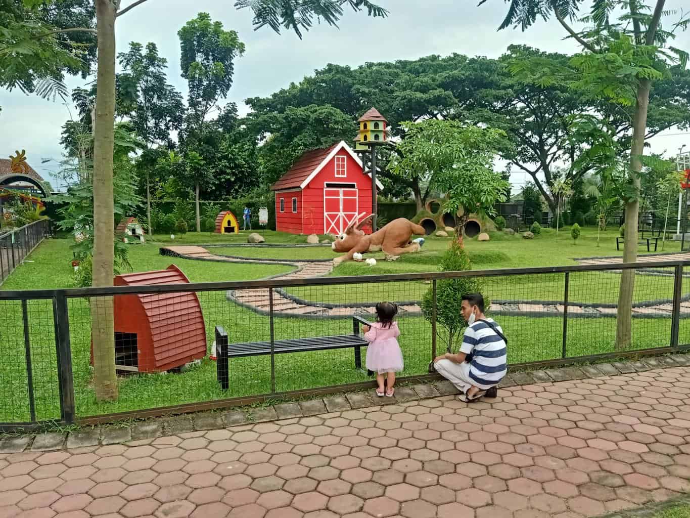 destinasi wisata jember mini zoo