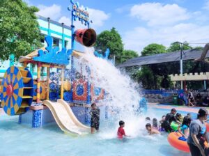 dynasty water park