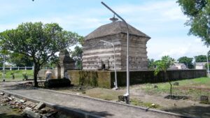 Makam Siti Fatimah Binti Maimun di Gresik
